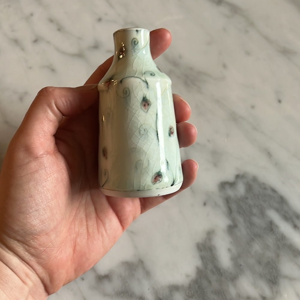 Local ceramic ladybug bud vase - Picture 5 of 6